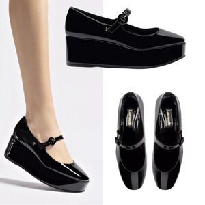 Larroude Blair Flatform In Black Patent Leather